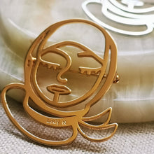Load image into Gallery viewer, Modern Hijabi Girl Brooch
