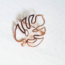 Load image into Gallery viewer, Monstera Outline Brooch