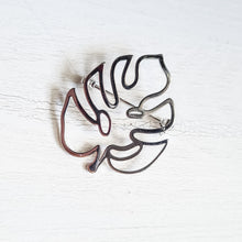 Load image into Gallery viewer, Monstera Outline Brooch