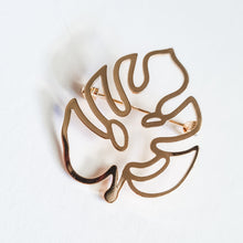 Load image into Gallery viewer, Monstera Outline Brooch