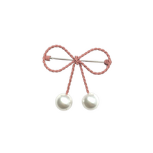 Load image into Gallery viewer, Rope Bow & Pearl Brooch