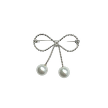 Load image into Gallery viewer, Rope Bow & Pearl Brooch