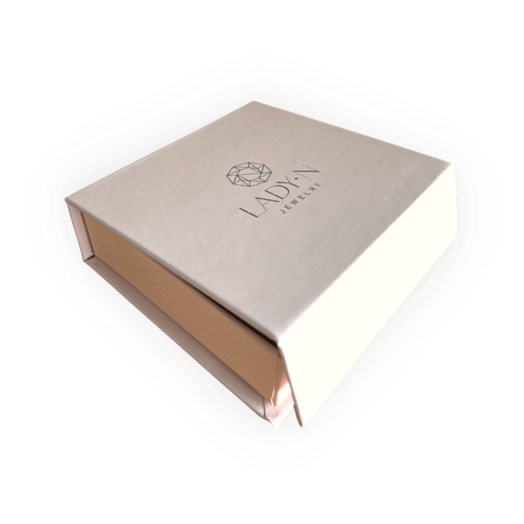 Lady online n jewellery