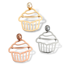 Load image into Gallery viewer, Cupcake with Pearl Brooch
