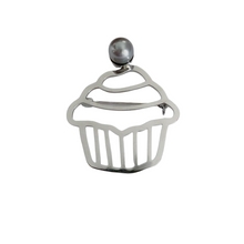 Load image into Gallery viewer, Cupcake with Pearl Brooch
