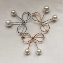 Load image into Gallery viewer, Bow &amp; Pearl Brooch
