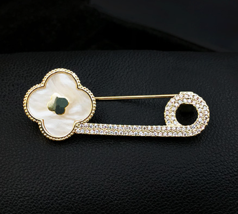 Clover Pin Diamond Brooch