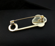 Load image into Gallery viewer, Clover Pin Diamond Brooch
